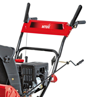 benzinovyj-samohodnyj-snegouborshchik-18