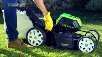 GreenWorks 2502107 3