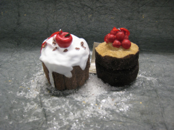 Елочное украшение Пирожное, пластик, 6см, цвет коричневый