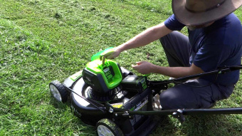 GreenWorks 2502107 4